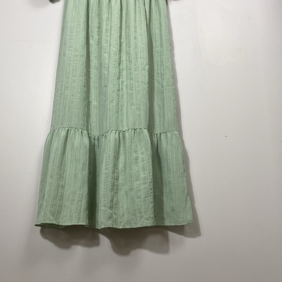 ASTR The Label Holland Ruffle Off-Shoulder Tiered Midi Dress size medium - Picture 6 of 12